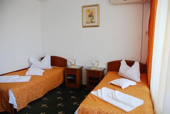 http://hotel-scoica.ro/wp-content/uploads/2013/10/camd4.jpg